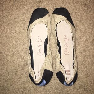 Toms flats size 10